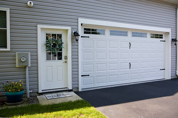 24/7 Emergency Garage Door Panel Replacement experts in Collinsville, IL